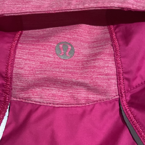 Lululemon pink wind breaker - Picture 6 of 9